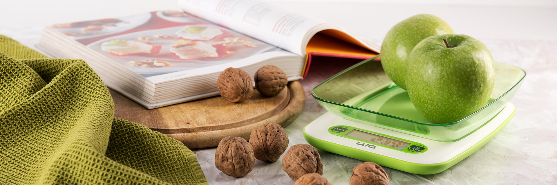 Cucina composizione bilancia